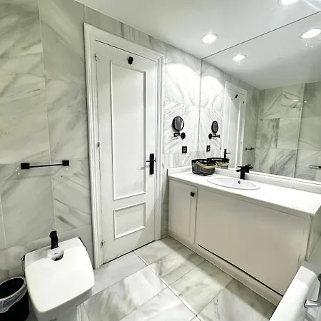 Belgravia Club, Marina * 埃斯特波纳