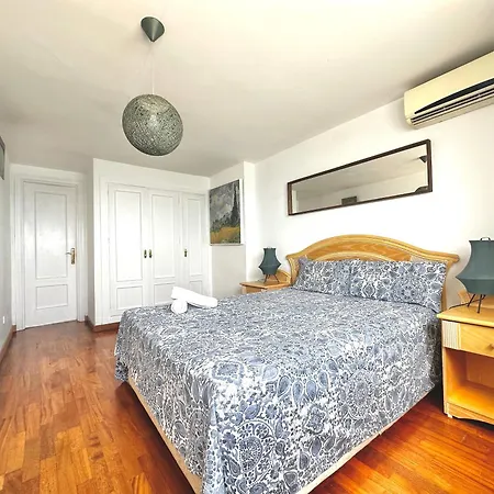 Belgravia Club, Marina إِستيبونا